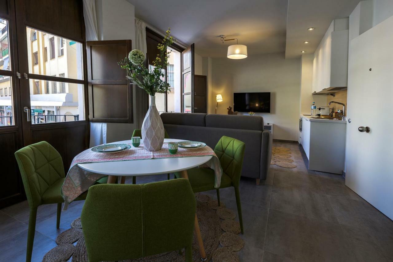 Apartamentos El Marques 马拉加 外观 照片